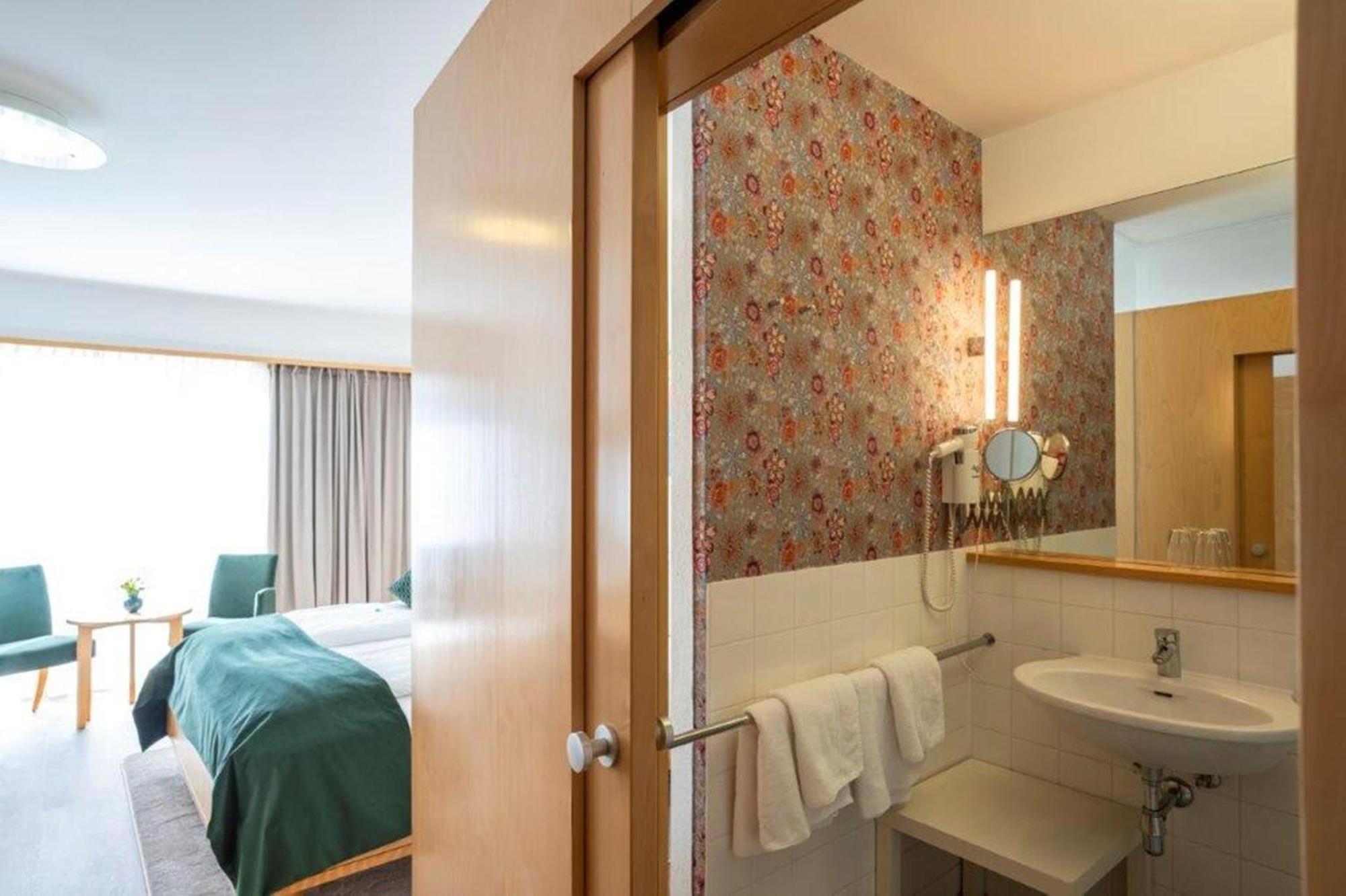 Hotel Klinglhuber Кремс Стая снимка