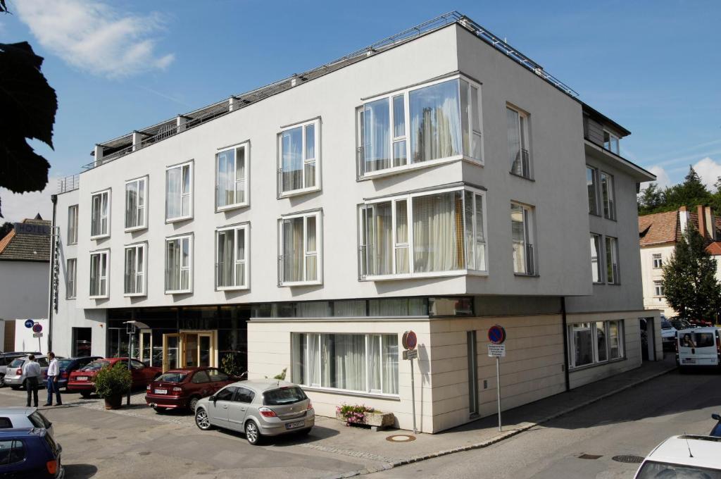 Hotel Klinglhuber Кремс Екстериор снимка